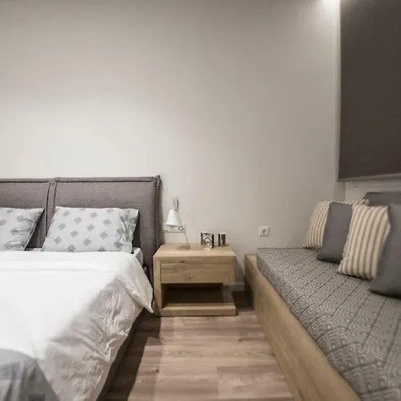 Ornament Suites, Nilie Hospitality Mgmt Apartment
